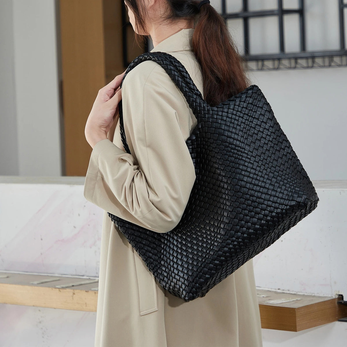 Women's Woven Tote Bag – Vegan Leather Shoulder Handbag