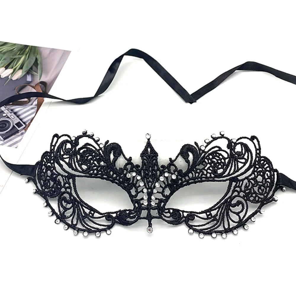 Elegant Lace Masquerade Mask – Vintage Venetian Eye Mask for Halloween & Costume Parties